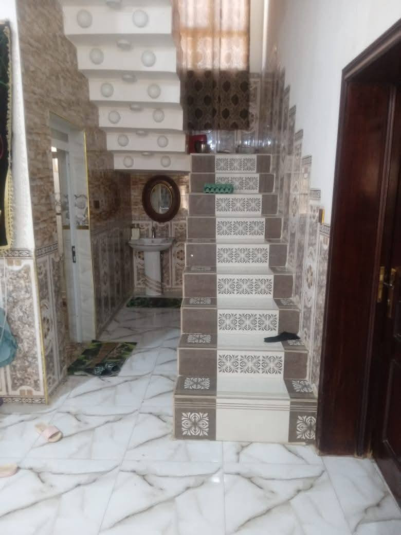 #اللهم صل على محمد وآل محمد 

#دار سكن  زراعي حي الحسين الكفاءات 

#المساحة 150 متر  طابق واحد
_____________________
غرفتين وصالة ومطبخ وبراني وصحيات داخلية وخارجية ومناور عدد 2 عالي عن الشارع 

#السعر 112 مع المجال 
__________________
لشراء ومعرفة السعر يراجع مكتب المختار للعقارات الكائن في حي الحكم شارع زمزم قرب حسينية السيدة زينب عليها السلام 
 الاتصال ع الرقم التالي 
*********** بي واتساب 
*********** بي واتساب
