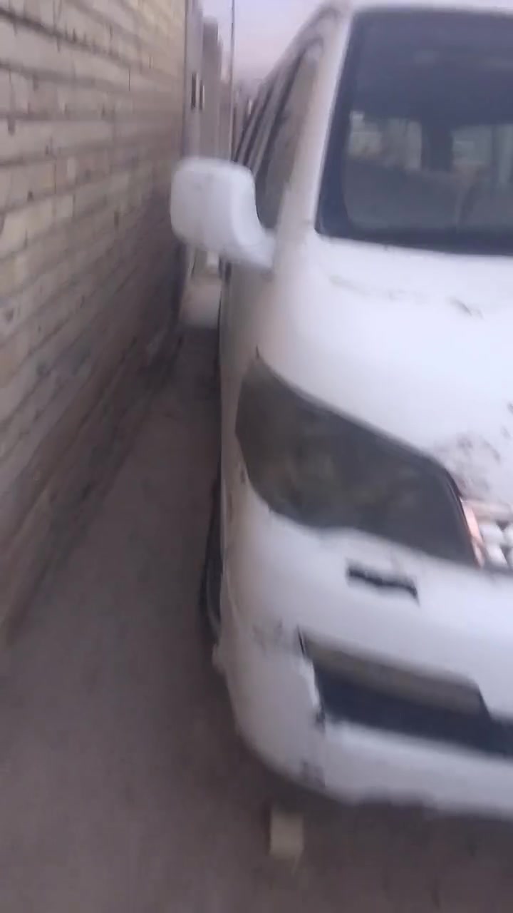 اج وان حرة بسم اخوي
عليها غرامات 4 ملايين و السنوية ضايعة 
وهيئة وضريبة. عليها. تريد تحويل تريد وكالة قيادة 👈 ....الواجهه .....👉مال السيارة. موجودة ورقم الهاتف *********** العنوان بغداد حي النصر 
السياحي
