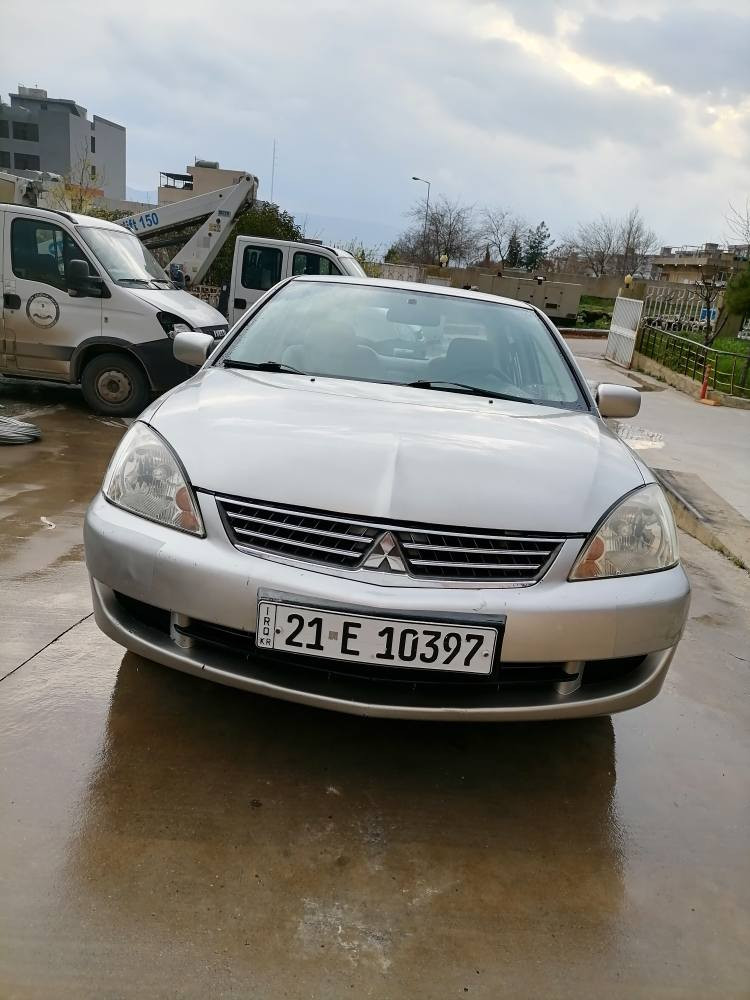 ***********
لانسەر 2011 مەکینە گەرە ناوزەرد ئۆتۆماتیک ئاوینە کارەبا جا کارەبا 
کاڵ بونەوەی نیە لەسەرساغی بۆنیدی بۆیاخە هیچ دەعمی نیە  تایەی تازەیە سەنەویتازەیە جام کارەبایە  کەم ڕۆشتوە 87$ معامەلە شربازهير, السليمانية
