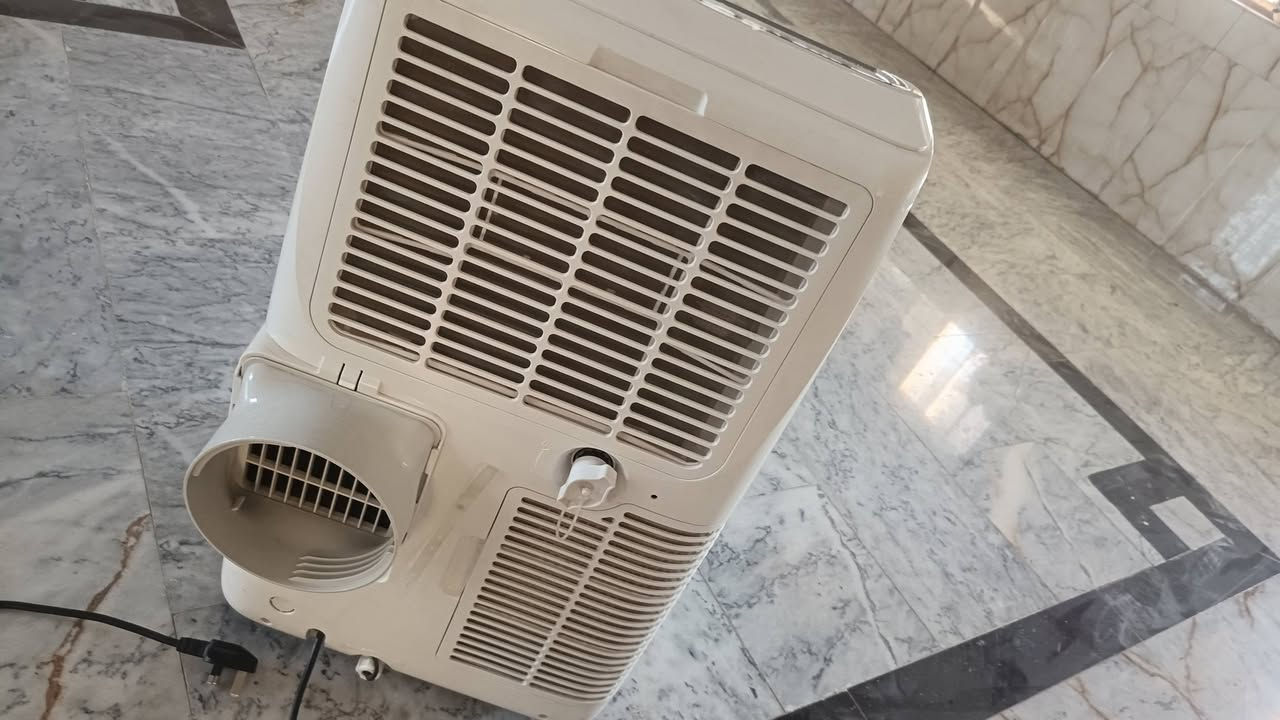 سبلت داخلي تبريد ثلج ❄ نضافه,95 بس يرادلك خرطوم فقط اليحب يشتري يجي خاص


**إذا كنت صاحب هذا الإعلان وتريد حذفه لأي سبب، رجاءا أرسل رسالة إلى الدعم الفني**