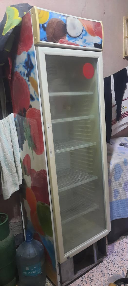 عِنـ.̷̷̸̷̐ـديّ  مجمدات 2وعارضات3 ورفوف 50 رف العنوان بصرة ***********
