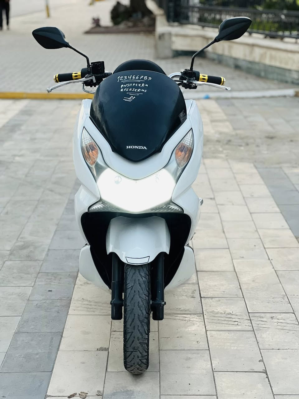 السلام عليكم للبيع دراجه pcxجيل الاول دراجة مال رمبه مديل18 ماخذها رمبه الدراجه على  ايدي حجم مكينه 150ياباني الاصلي دراجه جديده مال جناي  سويجين  بيه 
ياباني الاصلي دراجه كامله أستان كهربائي حساس ازدحام ٢حرف Aدراجه جديده الدراجه مكينه لوك شلعه معدل خير من اللّٰه دراجه تكول جديده بمعنئ الكلمه واحلا من الصور  دراجة مكينه مكفوله اي نقص مابيه
السعرمليون 350   و مجال قليل 
***********المكان  بغداد الكرخ
