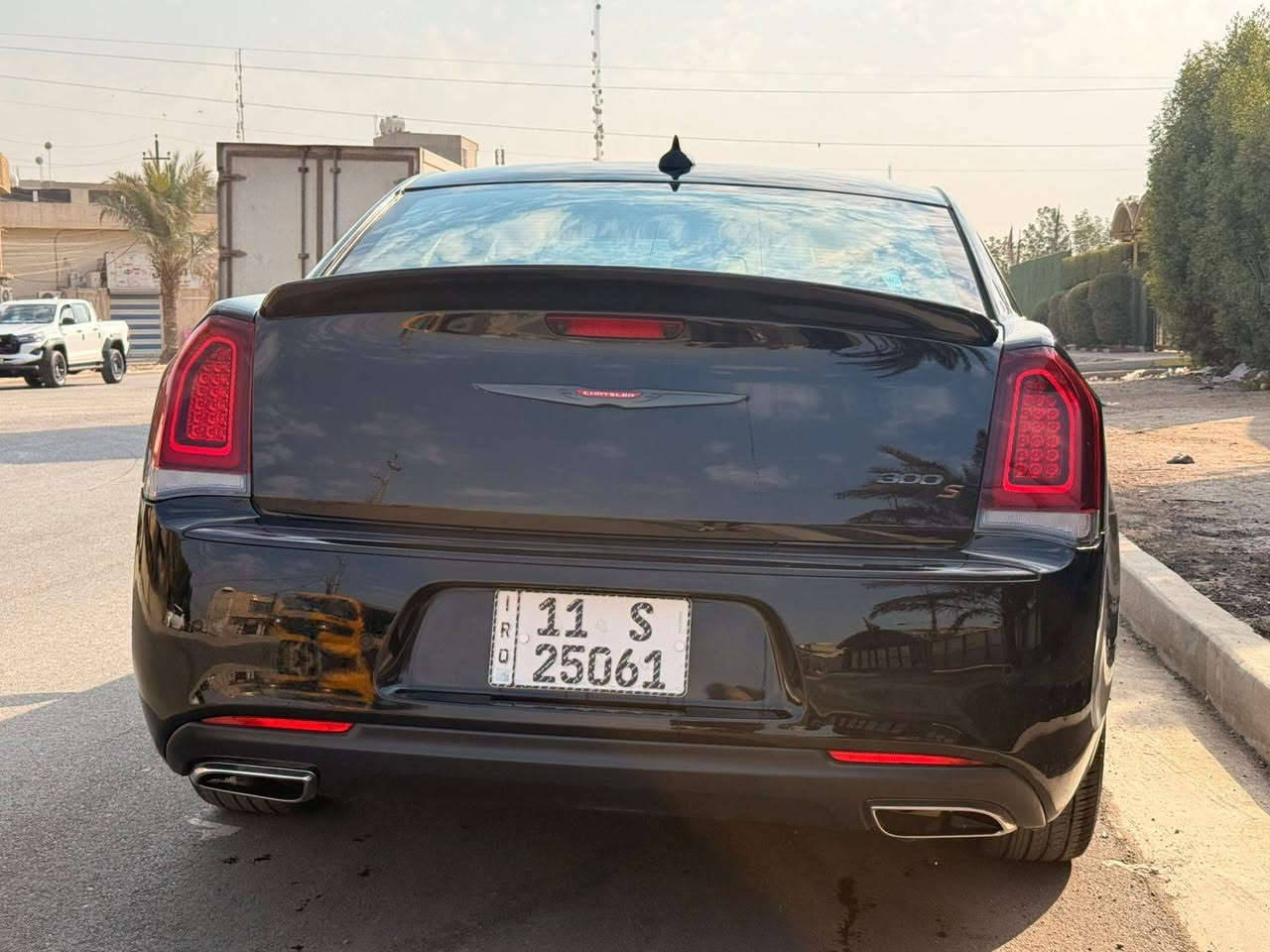 السلام عليكم
كلايسلر S امريكي 
تو ويل
محرك 6 سلندر 
موديل 22
السعر 285 مجال بسيط مكاني بغداد 
حادث جاملغ خلف السائق فقط
رقم بغداد الجديد بأسمي السيارة
السيارة بدون ايرباك وبدون شخوط ولا رصعة
ماشية 59 الف قابل للزياده
مواصفات
فتحة بنوراما 
شفتات ستيرن
حساسات امام خلفي
رادار جانبي 
هيتر بالمري
سستم سماعات الباين
دمام 
كشنات جلد وفول كهرباء لكشن السائق والراكب
تدفئة كشنات 
صور الحادث بالمنشور
*********** بغداد, العراق
