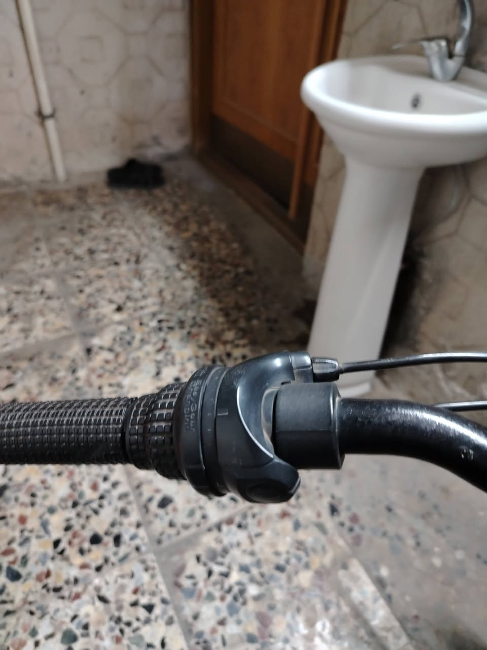 للبيع بايك بالة ياباني ماركة شركة بينتون فورملة ١
العالميةالحجم M، الدراجة بلادي تسلسل واحد كاملة مكملة الأمامي ٣ نمر الخلفي
٧نمر تاير مع الجوب جديد البريك نوع مخدة
شغال بالمكان، العنوان القاهرة الثانية محلة ٣٠٩ خلف ثانوية الرافدين للبنات
السعر & ٢٠٠ الف.


**إذا كنت صاحب هذا الإعلان وتريد حذفه لأي سبب، رجاءا أرسل رسالة إلى الدعم الفني**