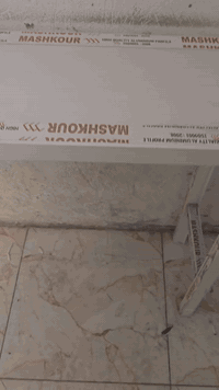 رفوف المنيوم السلام عليكم رفوف المنيوم  القطعه الكبيرة  الطول 6 متر ال...