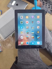 ايباد • ذاكرة ٦٤ • للبيع