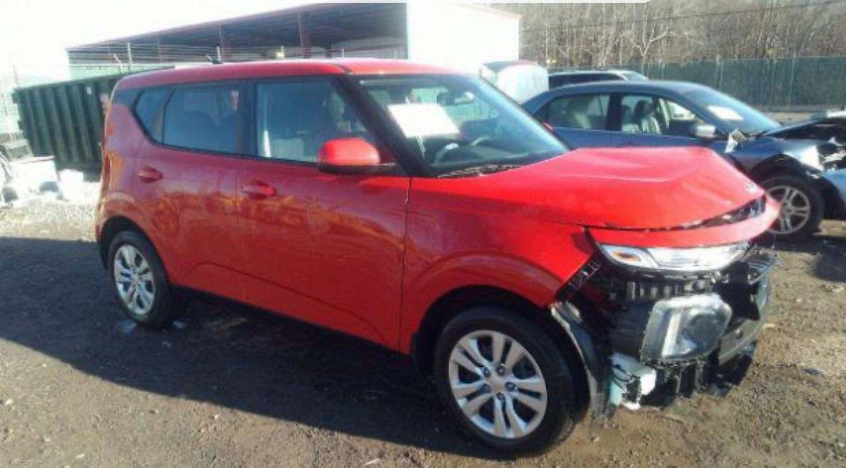 كيا صول 2022
وارد امريكي حادث جاملغ وخشم البنيد وصور الحادث بالمنشور 

مكينه 2000دوش 

ماشيه 55ميل

مكينه كير مكفولات 

تخم تاير 

صدر جديد 

شاشه 

كامره تحكمات ستيرن جهتين

تبريد ثلج 

رقم اربيل انكليزي بسمي سنويه جديده هزه جديده 

عنوان بغداد شارع فلسطين 

معروضه 135

***********
