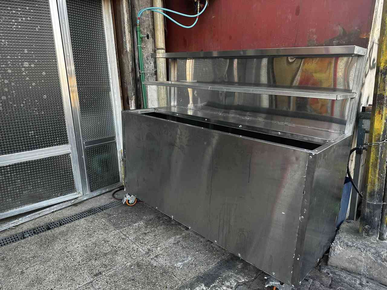 السلام عليكم شوايه كص وميز مقبلا بلانكوا للبيع استخدام قليل موقع بغداد حي القاهره للاستفسار ***********
