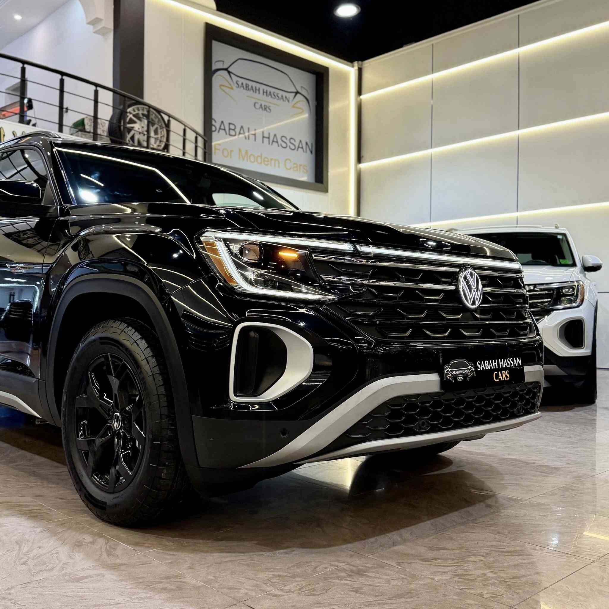 فولكسفاغن
أطلس, Peak Edition SE with Technology, 2024
عدد الأميال : 12,000 ميل
ضرر: قطعتين 
سلندر: 4 سلندر
محرک: 2.0
السعر / اتصل بنا
الكاميرا الخلفية - سقف بانورامي - صندوق كهربائي - التحكم على المنحدرات - مستشعر وقوف - تدفئة المقاعد - بصمة - مسند الذراع - مثبت السرعة - نوافذ كهربائية - شاشة - مراقبة النقطة العمياء - التعرف على إشارات المرور - نظام المفتاح الذكي - التحكم التلقائي في درجة الحرارة - نظام فرملة الطوارئ - مقاعد كهربائية - 6 وسادة هوائية - 8 وسادة هوائية - مصابيح زينون الأمامية - المصابيح الأمامية ليد - نظام الإنذار - قفل مركزي للأبواب - مانع الانزلاق - تدفئة مقود القيادة - إنارة محيطية - أبل كاربلاي - التشغيل عن بعد - ABS - AWD - رادار - ستائر خلفية

العنوان: اربيل - شارع  ١٠٠مقابل  دائرة  الكمارك
***********
***********
***
ڤۆڵکسواگن
ئەتلەس, Peak Edition SE with Technology, 2024
ماوەی ڕۆیشتن : 12,000 ميل
بۆیاغ: 2 پارچە
پستۆن: 4 پستۆن
بزوێنەر: 2.0
 نرخ / پەیوەندی بکە
کامێرای دواوە - پانۆراما - سندوقی کارەبایی - ڕاگری نشێوی - حەساس - گەرمکەرەوەی کوشن - بەسمە - ڕاگری مەچەک - دیاریکرنی خێرایی - جام کارەبایی - شاشە - ئاوێنەی ڕادار - ناسینەوەی هێماکانی هاتوچۆ - سیستەمی کلیلی زیرەک - کۆنترۆڵی پلەی گەرمی ئۆتۆماتیکی - یاریدەدەری برێک لە کاتی فریاکەوتن - کورسی کارەبایی - 6 پەڕەشووت - 8 پەرەشووت - لایتی پێشەوەی زینۆن - لایتی پێشەوەی لید - سیستەمی ئاگادارکردنەوە - قوفڵی دەرگاکان - کۆنتڕۆڵکردنی خزان - سوکان هیتەر - ڕووناکی دەوروبەری ژورەوە - ئەپڵ کارپلەی - شەغال - ABS - AWD - ڕادار - پەردە

  ناونیشان: هەولێر  شەقامی ١٠٠م بەرامبەر گومرگ
***********
***********
***
