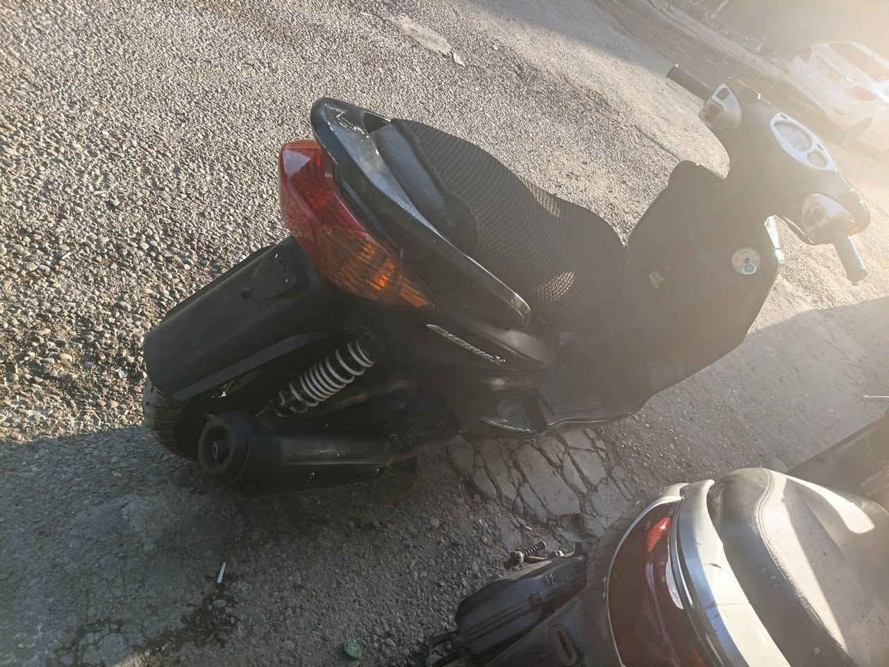 سلام  عليكم سكنس نثيه ١٤٠ سلف وهندر شلعه معدل كهربائيات كلها شغاله  اشاير. طوافه بانزين شغالة كلها جديدة
مكينه بلاديه ناعمه لا نضوح ولا تبخير ولا تنقيص ادامه كلجات جدد دراجه مال رمبه  ابريك امامي خلفي استان تعليك وصفح وستم صوت ما ناقصهة اي شيء كاملة  
السعر (700 بيها مجال ) 
العنوان بغداد // القاهرء
رقم***********
