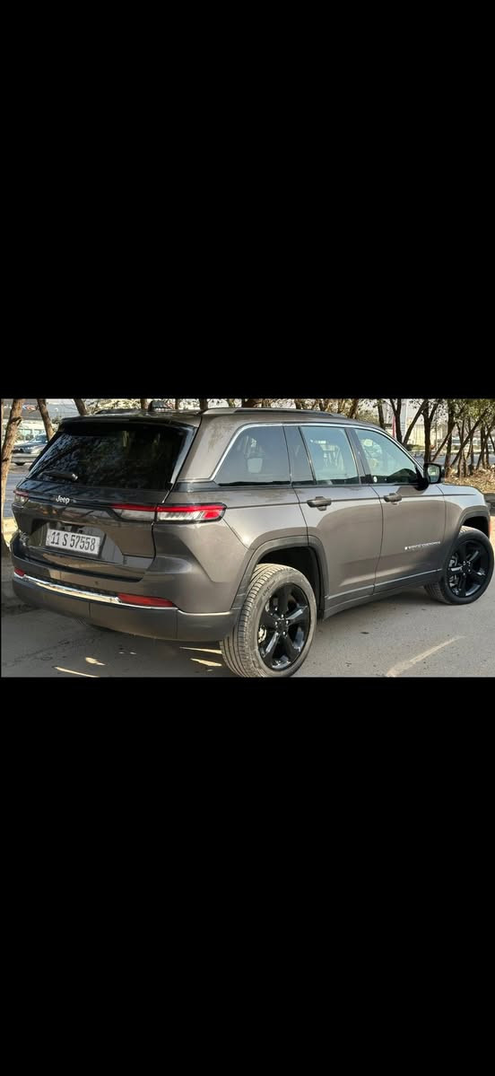 ياالله
السلام عليكم 

جيب كراند شيروكي 4XE 2024 Jeep Grand Cherokee 

         حجم المكينه : 2000  تيربو + هايبرد + شحن منزلي 

                          اللون ( فيلي )

المسافة المقطوعة : 29 الف ميل

 الضرر :  مبدل بنيد نفس اللون وصبغ جاملغ بدون شاصي شرط الفحص

1.شاشه 

2.بصمه

3. تشغيل عن بعد

4.دمام خلفي

5.كشنات جلد

6.كشن السايق ميمري

7.كشنات كهرباء

8.صندوك كهرباء

9.حساسات خلفيه

10. قطع تبريد 

11.اشاير بالمري

12.رادار امامي

13.رادارات 360

14.ثلاث وضعيات قياده

15. بنوراما فتحتين

16. كير ماوس

17. نظام منحدرات

18. هيترات بالكشنات 

19.ويل كب كروم

20.لايتات لد

21.بكلايت لد

22.كشافات

23.بصمة ابواب

فول مواصفات 1/1 جاهزه مرقم بغداد 

السعر 295 

هذا رقمي ***********  

 تفاصيل اكثر راسلني واتساب ماعندي ماسنجر

مكاني بغداد
