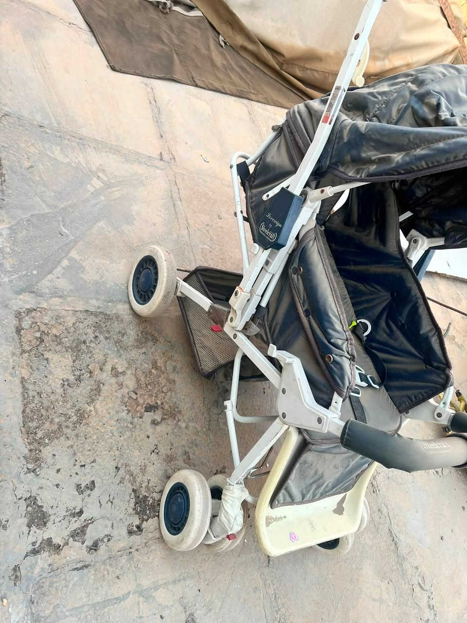 السلام عليكم عربانه جديده بس متربه تنطبك وتصير منام عربانه قويه وحلوه       ***********
