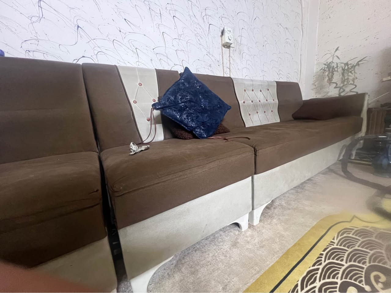كاونتر mdf  مع ديوان 7 امتار وثلاجه ارجليك كلهن بشرط مع مجمده السراي يجي خاص مكاني كركوك *********** كركوك, العراق
