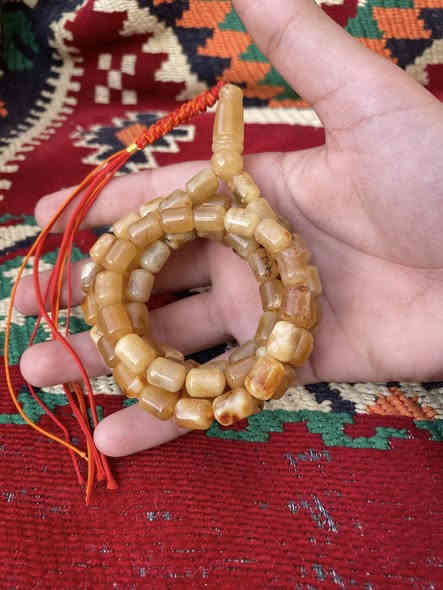 السلام عليكم سبحه كهرب بولوني شاهد ستندر صكه كويتي عدد الحبات 81 حبه الوزن 50 غرام السعر مناسب للتواصل *********** او تتفضل خاص
