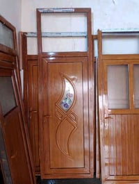 أبواب وشبابيك بلاستك • مستخدم ونضيف • الشرقاط ساحل الأيمن