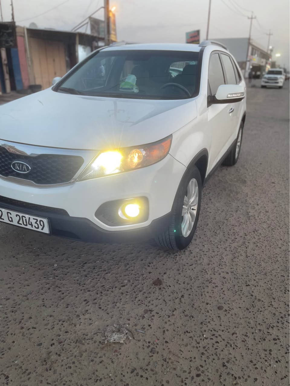كيا سورنتو موديل 2012 خليجي رقم اربيل الجديد بيه بارد قليل بلمدكر الخلفي وشبر صبغ بلباب السياره جاهزه محرك أربعه تخم تاير مواصفات بصمه مري شفط يده نيكل شاشه السعر 130 ورقه.                                *********** البصرة, العراق
