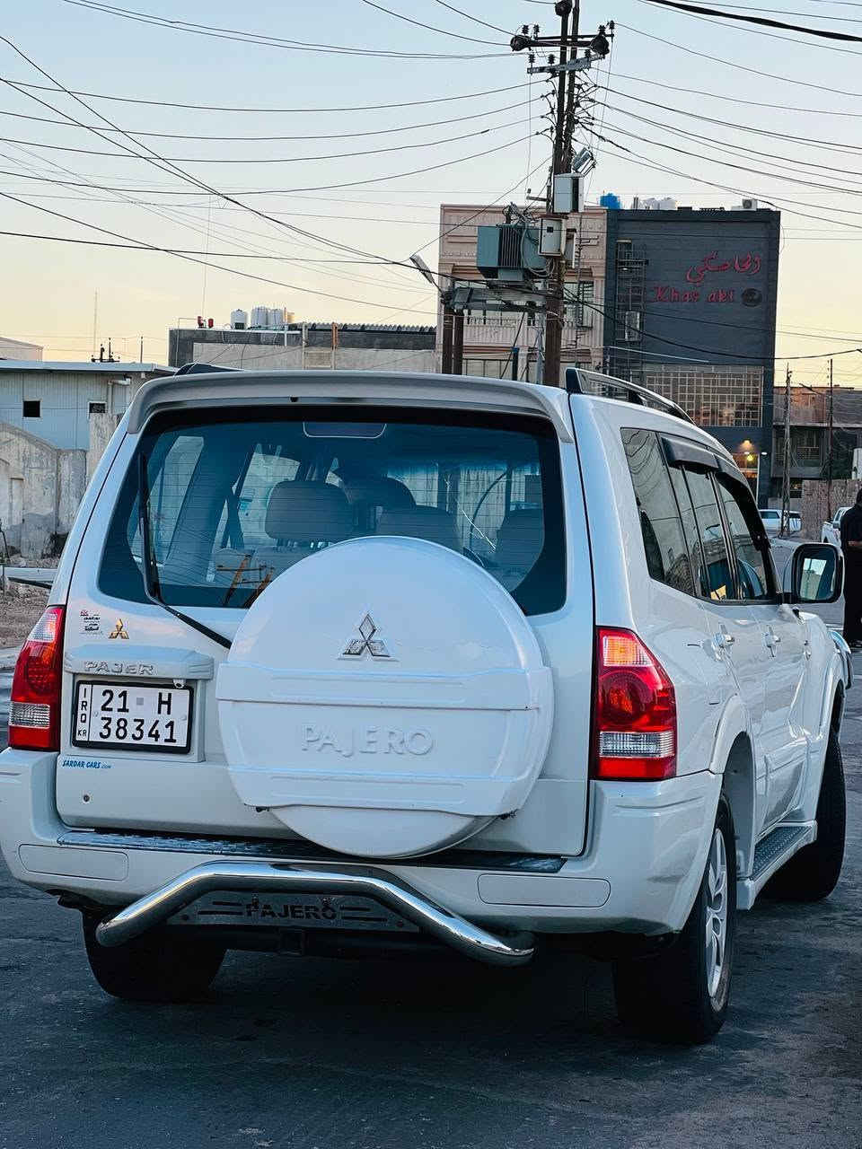 للبيع 🛑
النوع : ( متسوبيشي باجيرو حبتور خليجية العلامة الذهبية ) 

الموديل : ( 2006 )

اللون : ( أبيض لؤلؤي )

المواصفات : ( فتحة سقف ، مقاعد جلد ، تحكم كهربائي للمقاعد ، تبريد 3 قطع امامي خلفي ، نظام صوتي ممتاز ، مرايات شفط وتحكم بيهن كهربائي ، بالأضافة الى كروز مثبت سرعة ، لايت زينون ، كشافات ضباب ) 

الحالة : ( السيارة بحالة جيدة جداً ، استخدام شخصي ، والسونار يحكم أدامة كاملة من الأف للياء برغي نقص مابيها ولله الحمد ) 

معلومات أضافية : السيارة رقم سُليمانية رقم أنكليزي الجديد بأسمي تريد تحويل تريد وكالة 

الموقع : ( البصرة / الساعي مُقابيل حلويات الخاصكي )

السعر : ( ▪️ 𝟏𝟏𝟕 ▪️ ) وبي مجال للطيبين

للتواصل : ( *********** )📝
