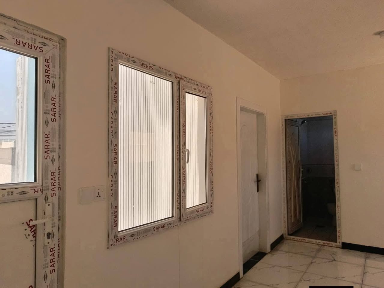 دار للايجار في مجمع قريه الغدير الثانيه مساحة 150 متر طابقين 
موقع مميز على ساحه سعر الايجار 350 مقدم ثلاث اشهر 
للتواصل والاستفسار 
***********
***********
