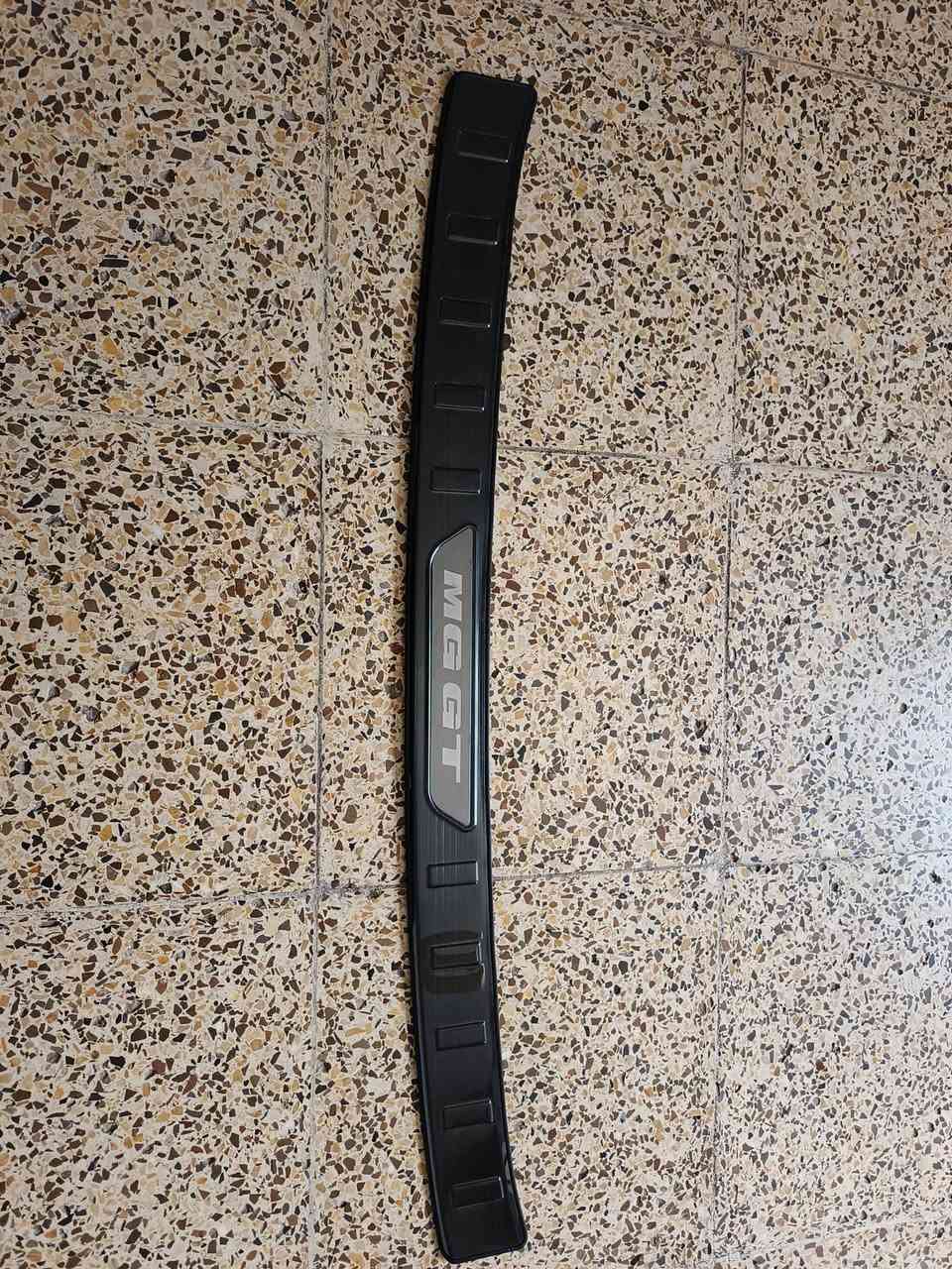 السلام عليكم جماعه أم جي جيتي يوجد أرضيات وفرشه دشبول ومسطره صندوق وكفرات مرايه باتمان ويدات مع الطاسات والسعر فرق عن السوق اتصل وبيك خير وتدلل اليدات والطاسه وكفرات المرايه مثل إلي بالصورة ومسطره صندوق نفس إلي بالصوره*********** هذا اتصال واتس بي
