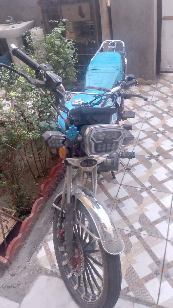 دراجه سولنك للبيع دراجه 5نمر محرك 200 ممشتغله دلفري ماشيه كلش قليل ونضيفه برغي ممفتوح بدراجه ومحرك نضيف وناعم السعر 800وبيها مجال بسيط مازنجر ماكو راسلني واتساب فقط على هل رقم ‏‪***********‬‏

