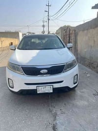 سورينتو 2014 كويتي  فول مواصفات كشنات كهرباء+ تدفئة وتبريد مانع انزلاق...