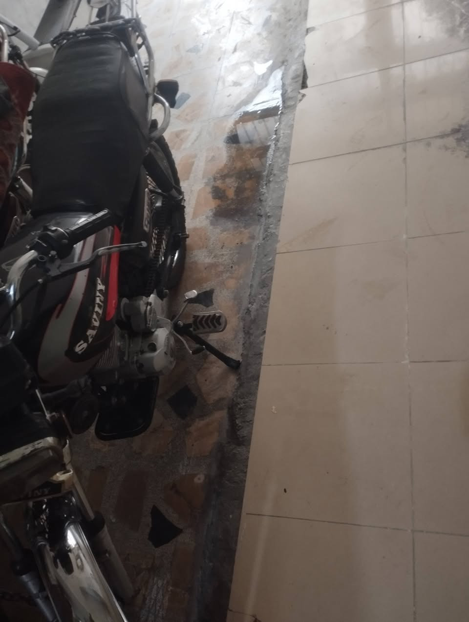 سافين 5كير سلف منافيس موجود بطارية ضعيفة تواصل واتساب***********
