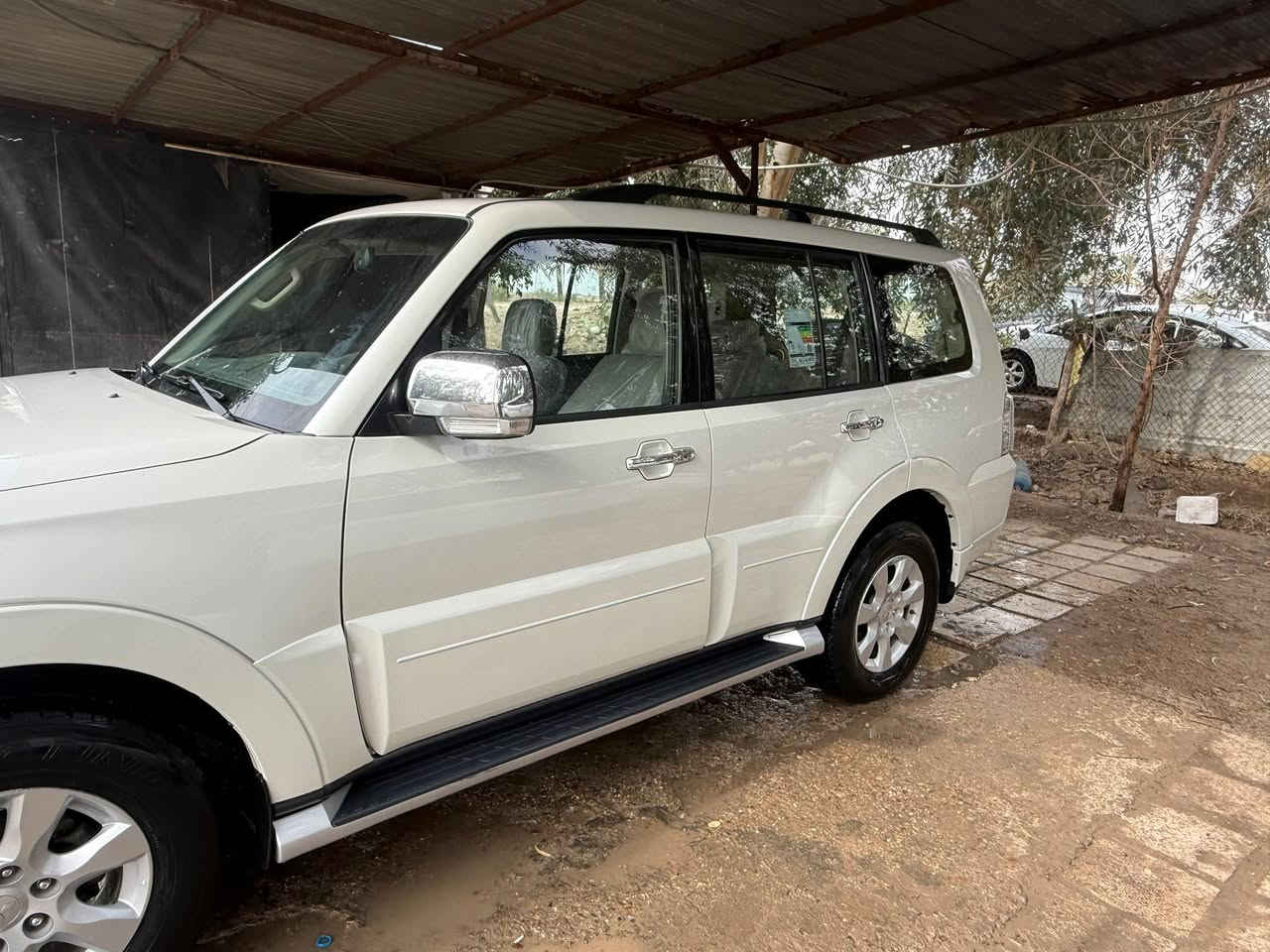 سلام عليكم 
باجيرو ٢٠١٥ 
حبتور خليجي فول مواصفات للأخير جديدة كلش كفالة عامة من كلشي حتى الدعاميات مواصفات الحبتور معروفة فول تجي محرك ٣٥٠٠ 
كفالة كير محرك كهربائيات ماشية ١٤٨ الف كيلو رقم بابل 
العنوان بابل حي المهندسين  السعر ١٨٥ غير متواجد على الفيس للأستفسار 
0781 006 3565
