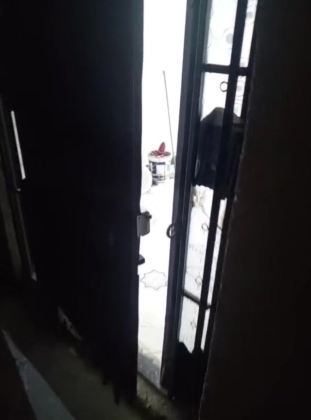 شقه للايجار مناوي لجم طابق اول ٢ غرفه وصاله ومطبخ وصحيات اجاره ٣٥٠ قفل الاستفسار ***********
