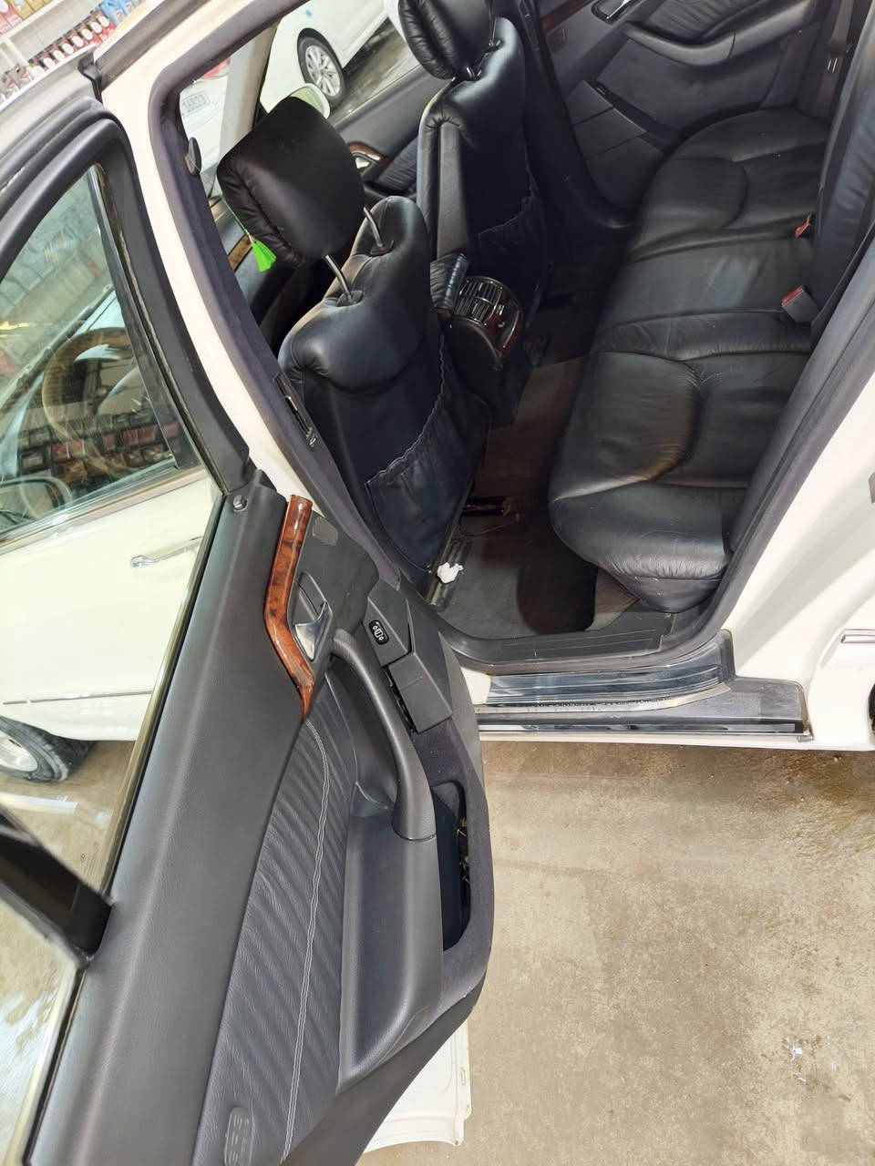 مرسيدس غواصه، V6 سلندر
موديل 2000 اصل رقم بغداد بسمي مداور نفس اليوم
كفاله ضربه وتبديل  لون ابيض كير مكينه حداديه تخم تاير تدفئة تبريد كهربائيات كله جاهز نقص برغي 🔩
مابيها مكانه ناصريه اسكان الصناعي 
سعر 125 وبيها مجال بسيط حك جيتك
اتصال او واتساب ماسنجر ما جاوب 
***********
