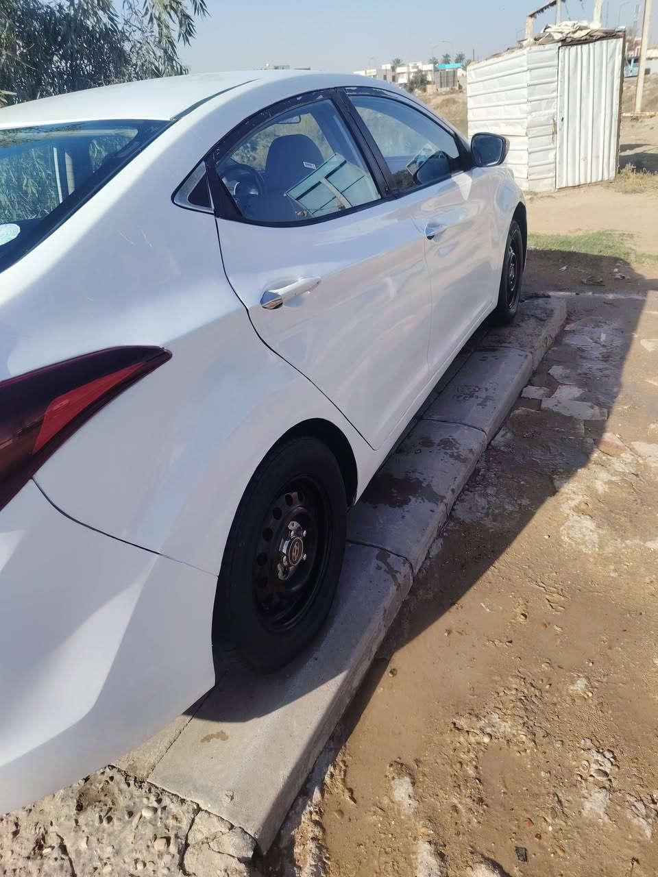 السلام عليكم.. النترا للبيع اللون ابيض موديل ١٥خليجي مكينة ١٦٠٠ رقم ذي قار سنوية ل ٢٧ جاهزة كير مكينة تبريد السيارة صبغ عام بيه جفية خفيفة إثر طخة الجاملغ الخلفي مكان السيارة ديوانية السعر ٣٨ وبيه مجال الشراي يتصل *********** ابو عباس
