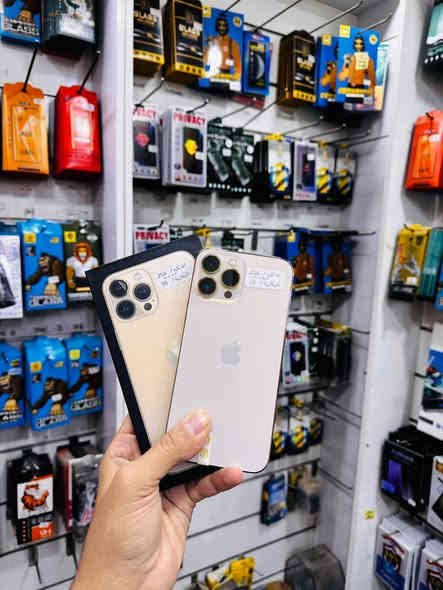 iPhone 13 pro max

الذهبي🔥🔥

نموذج M (شرق الاوسط)

البطارية 90

النظافة 100‎%‎

الذاكرة 256

السعر 🔥🔥( اكسر السوك كله بي)
________________________
الضمان لدى مركزنا 3 ايام من تاريخ الشراء

-الديوانية —سوك هرج—قرب كراج الطوابق

-مركز الموسوي

للحجز

***********
