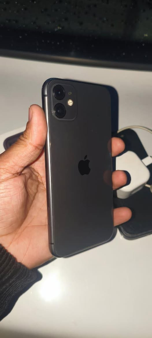 سلام عليكم
للبيع أو المراوس أيفون 11 
ذاكره 128 الجهاز نضيف جداً الشاشه شخط واحد مابيها ملحقاته كامله و اصليه شاحنه الاصليه سريعه كلش محدث على آخر تحديث 26.3.1
بطاريه ٧٨ صرف طبيعي  مايصرف شحن ابد   صرف طبيعي الله شاهد 
ما مفتوح ولا امبدل بي أي شي ولا داخل صيانه ابد. كله شغال فيس إيدي شغال 
كامرات حلوه و واضحات   مامغوشات
الله شاهد جهازي أني اشتريته 2023 جديد من كلمات المصطفى 
مكاني كربلاء حي الوفاء


**إذا كنت صاحب هذا الإعلان وتريد حذفه لأي سبب، رجاءا أرسل رسالة إلى الدعم الفني**