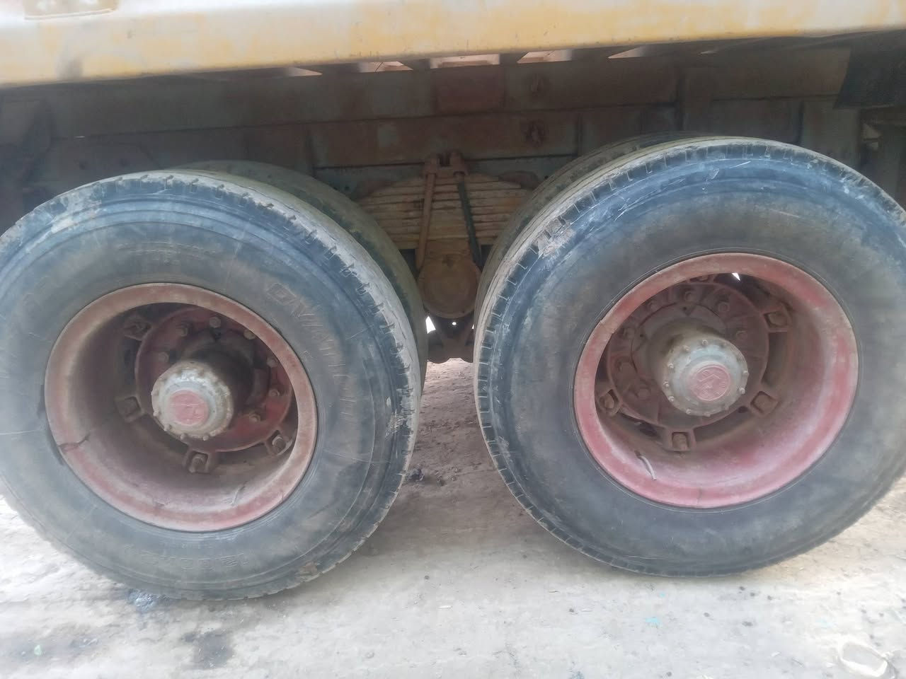 السلام عليكم فالفو للبيع محرك ان 10 كير 4×4 مجموعه 14 موديل 84 رقم بغداد انكليزي مميز 

سعر 25 وبيها مجال 
رقم الهاتف *********** ابو علي
