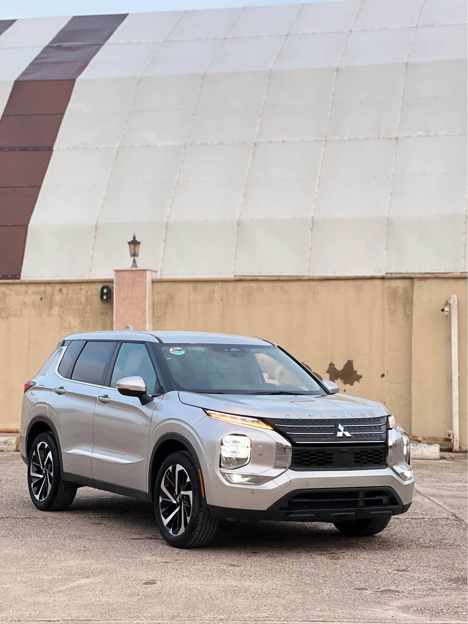 مستيبوشي اوتلاندر 2024
سبغ دوو بارجه و نيوو بي داغلي 
ارباگ سيستم شريكه 
ماسفات SE AWD فول 
بردو رادار شريكه 
سعر 168و مجال
شوين اكري 
رقم تلفون :***********☎️
