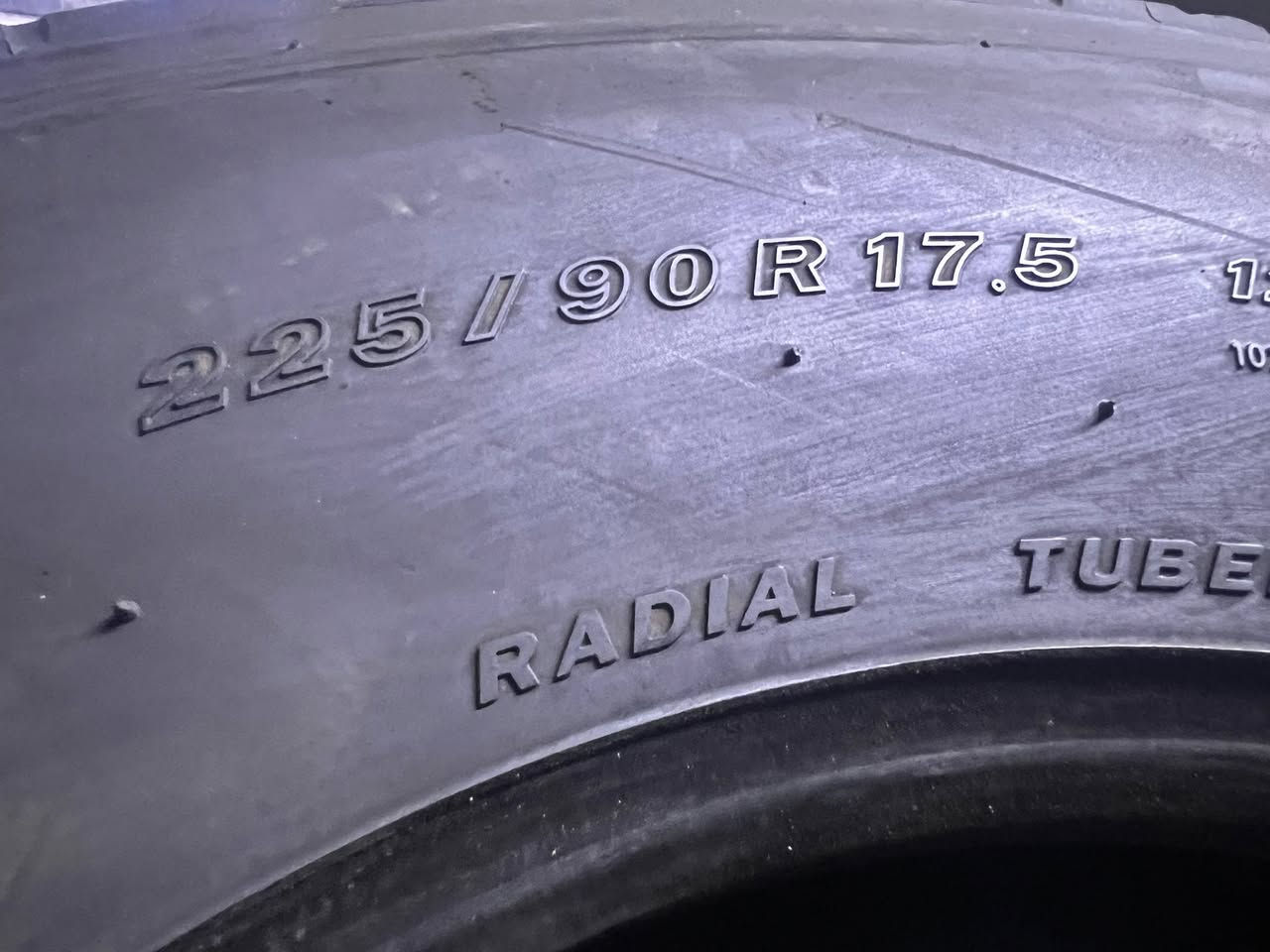 السلام عليكم وصل تايرات هينو قياس 225/90/17.5 سعر زوج (190) الف متوفر جمله مفرد مكاني كراده مجمع مشن يوجود توصيل لجميع المحافظات 🌹🤍
***********
