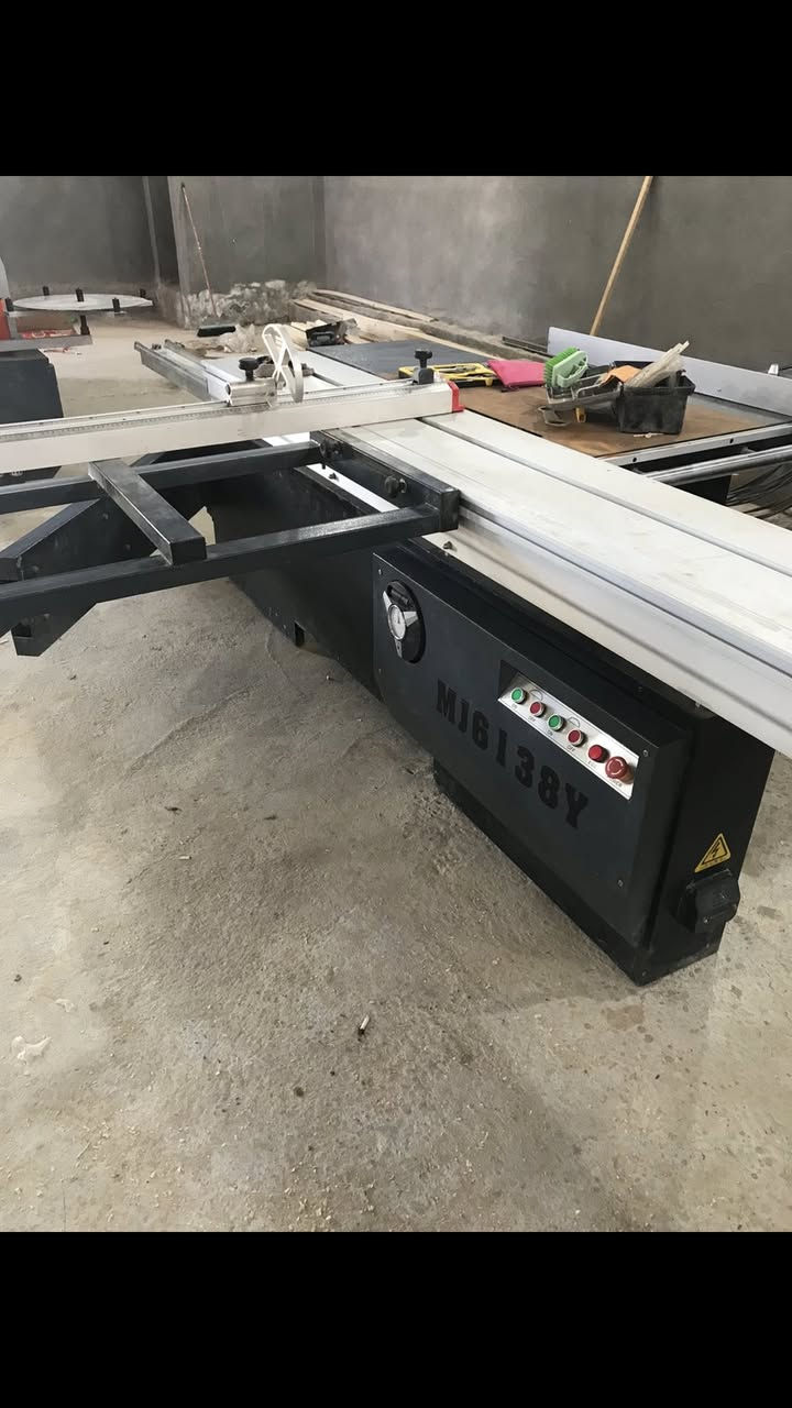 السلام عليكم
من بعد اذن الاخوة المقيمين على هذه المجموعه
مكائن mdf خط متكامل اربع مكائن
بنسبة نظافه 98 بالمية 
لاسقة 7 مراحل
منشار قياس 380
مكينة نرماده هايدروليك
فاكيوم غبار دبل
السعر 10,000 دولار
الموقع بابل
للاتصال ***********
