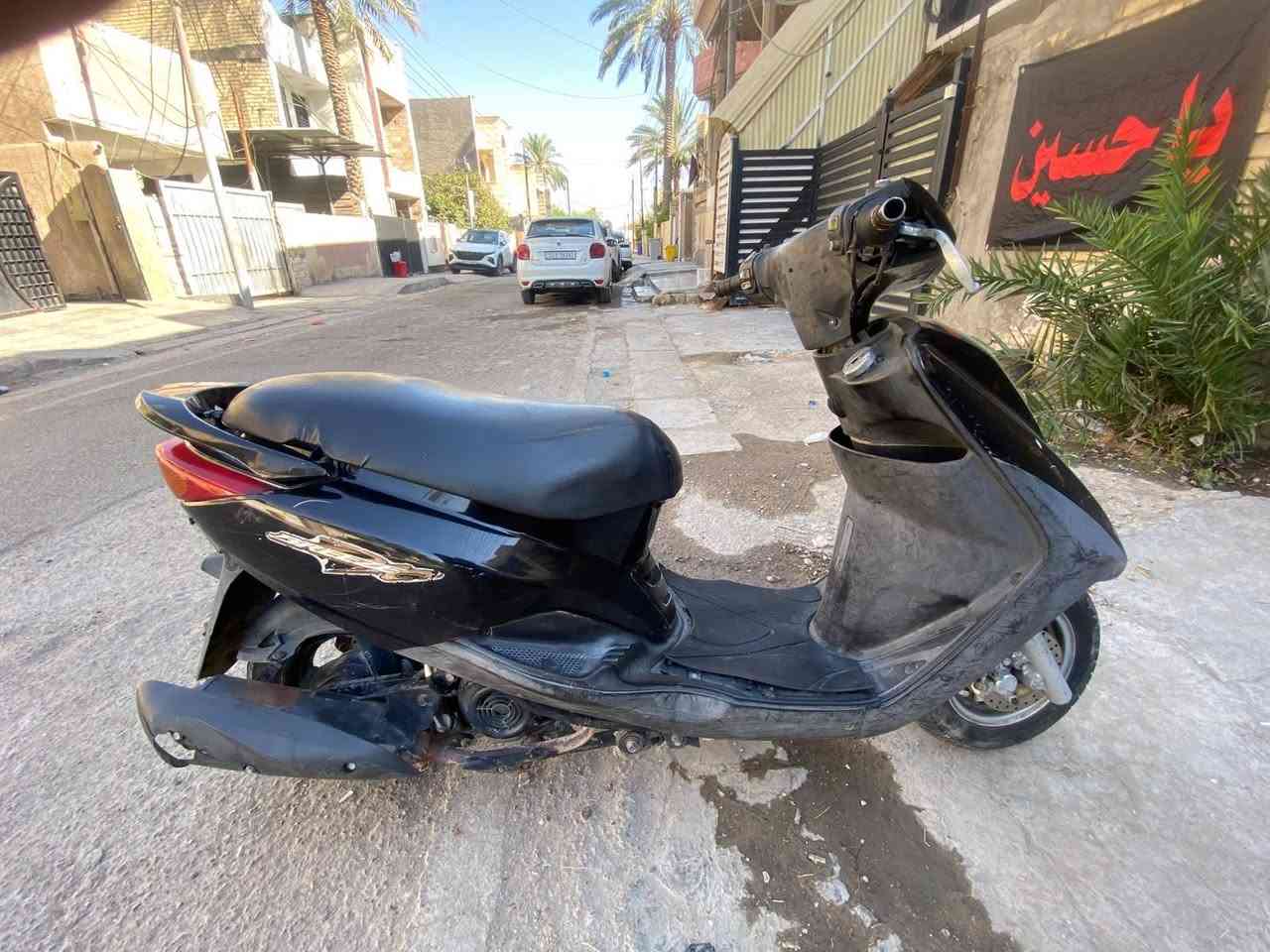 السلام عليكم دراجه بريز نوزل الدراجه خير من الله شلعه و معدل نكره سلف اي وقت كهربائيات كلها شغاليه هورن اشاير لايت عالي ناصي بكلايت كلها شغاله لا تنقيص ولا تبخير و لا نضوح الدراجه تخبل يرادلها ترتيبات السعر 350 وبيها مجال المكان الغزاليه شارع المركز الرقم ***********
