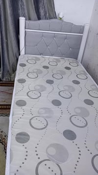 قطعة سرير للبيع  بسبب ظيق المكان قررت ابيع قطعه وابقي قطعه السعر مناسب...