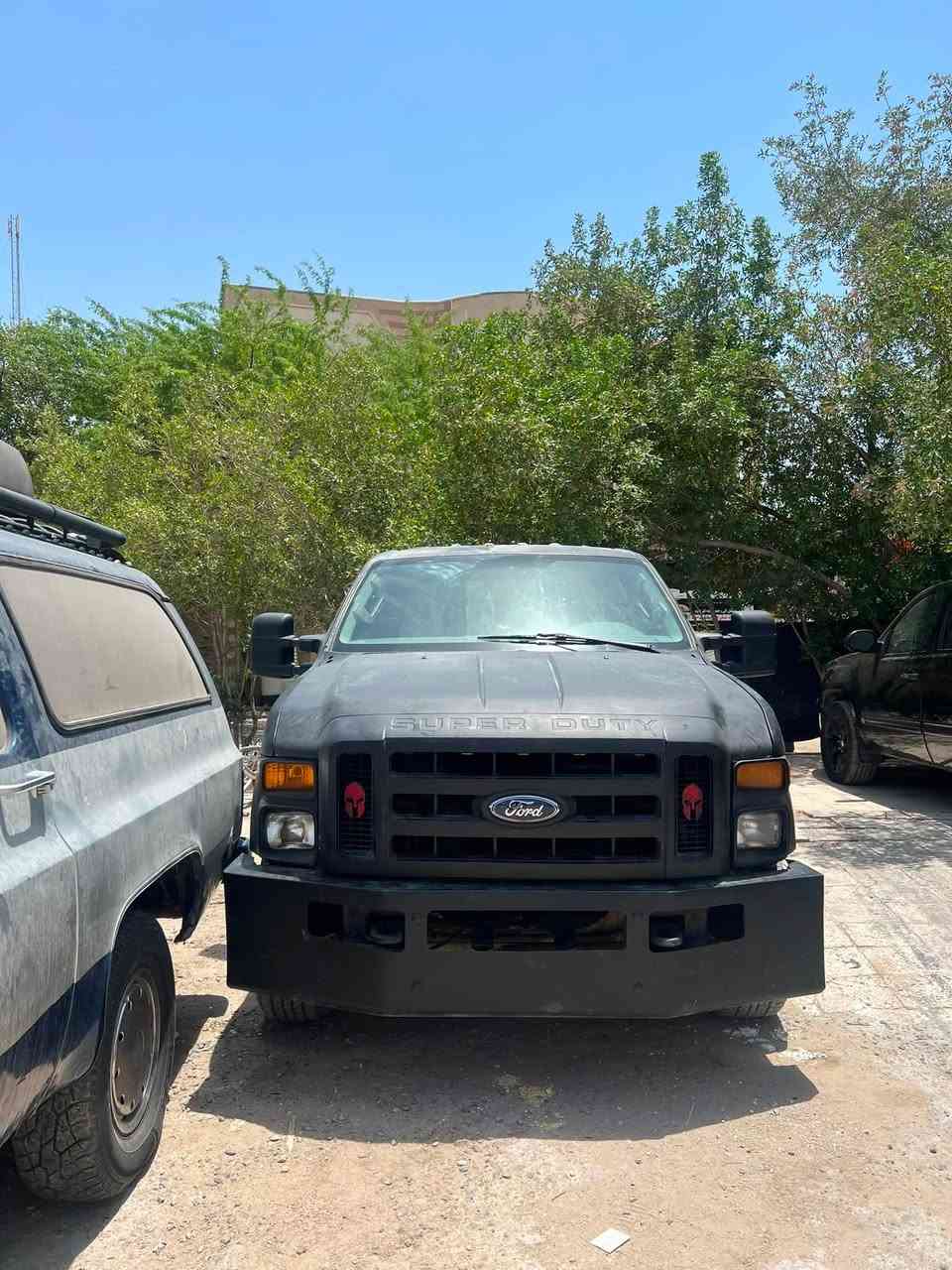 سلام عليكم  للبيع فورد F350
لون اسود مكينه وكير تاهو 5300 سياره جديده ماعوزها شي سعرها ب٥٠ وبيها مجال 

***********
