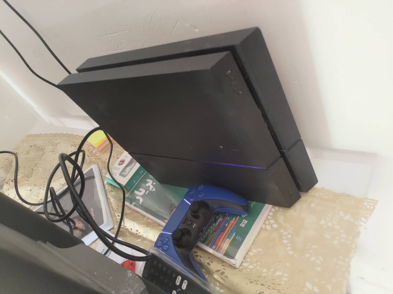 للبيع فور مهكر نظام 9 جهاز كلش نظيف 500 بدون عيب بس عندي مشكلة ب يده عندي يده وياه تجاري شغال عيب ما بيه بيه مكتبه العاب كيمباتو سعر 270بي مجال توصيل وين تريد اكو اذا شري ***********
