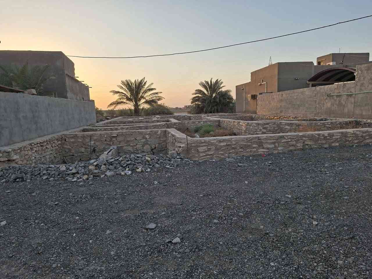 إعلان ………..٦٠٠

للبيع قطعة زراعية 

يوجد فيها بناء أساس حجر خريطة بيت كاملة

مساحة ٦٠٠م شارع خاص بالقطعة حصرآ وقرار كامل تبليط 

واجها ١٥م ونزال ٤٠م تبعد عن الشارع العام ٧٠م فقط

موقع تجاري وأستراتيجي

العنوان خلف معلق قطار ال معالي طريق مصفى النفط 

على شارع عام السايدين 

وجميع الخدمات متوفرة 

السعر الكلي 45 مليون

للاستفسار أتصال على الرقم

***********
