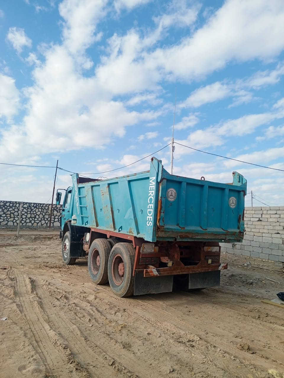 البي مديل 75 محرك 28 محسن لا تنقيص ولا تبخيركير 111 مجموعة نص جي اف مان بدي 5 وربع السيارة اصل شاصي بلسنوية قلاب تخم تاير بسمي سنوية 2026 شهر 7 مداور ثاني يوم شاصي غير مكفول 215 وبيهة مجال مكان السيارة ناصرية للاتصال ***********
