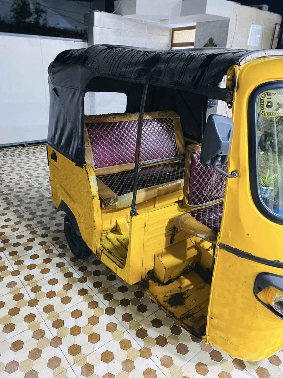 سلام عليكم
 تكتك  2017بشهر 9 
التكتك كاملة 7 وراق واصلة البصمة تكتك بوجهك الشغل 
السعر (1100)وبيها مجال للشراي 
العنوان بعقوبه تقاطع الساده 
اتصل على الرقم ***********
