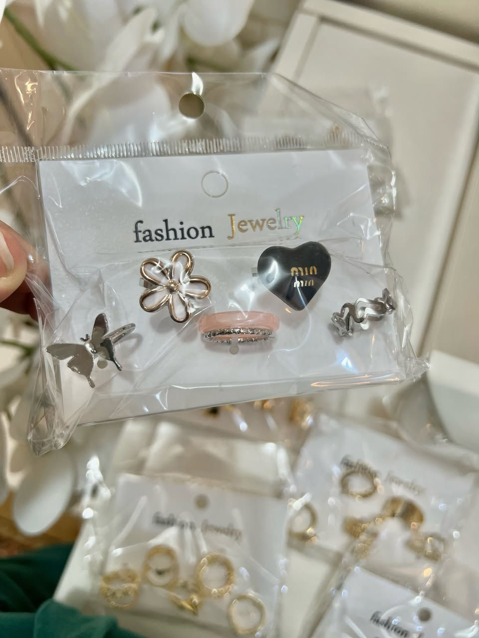 تكرار 
سيت محابس بسعر اربع الاف


**إذا كنت صاحب هذا الإعلان وتريد حذفه لأي سبب، رجاءا أرسل رسالة إلى الدعم الفني**