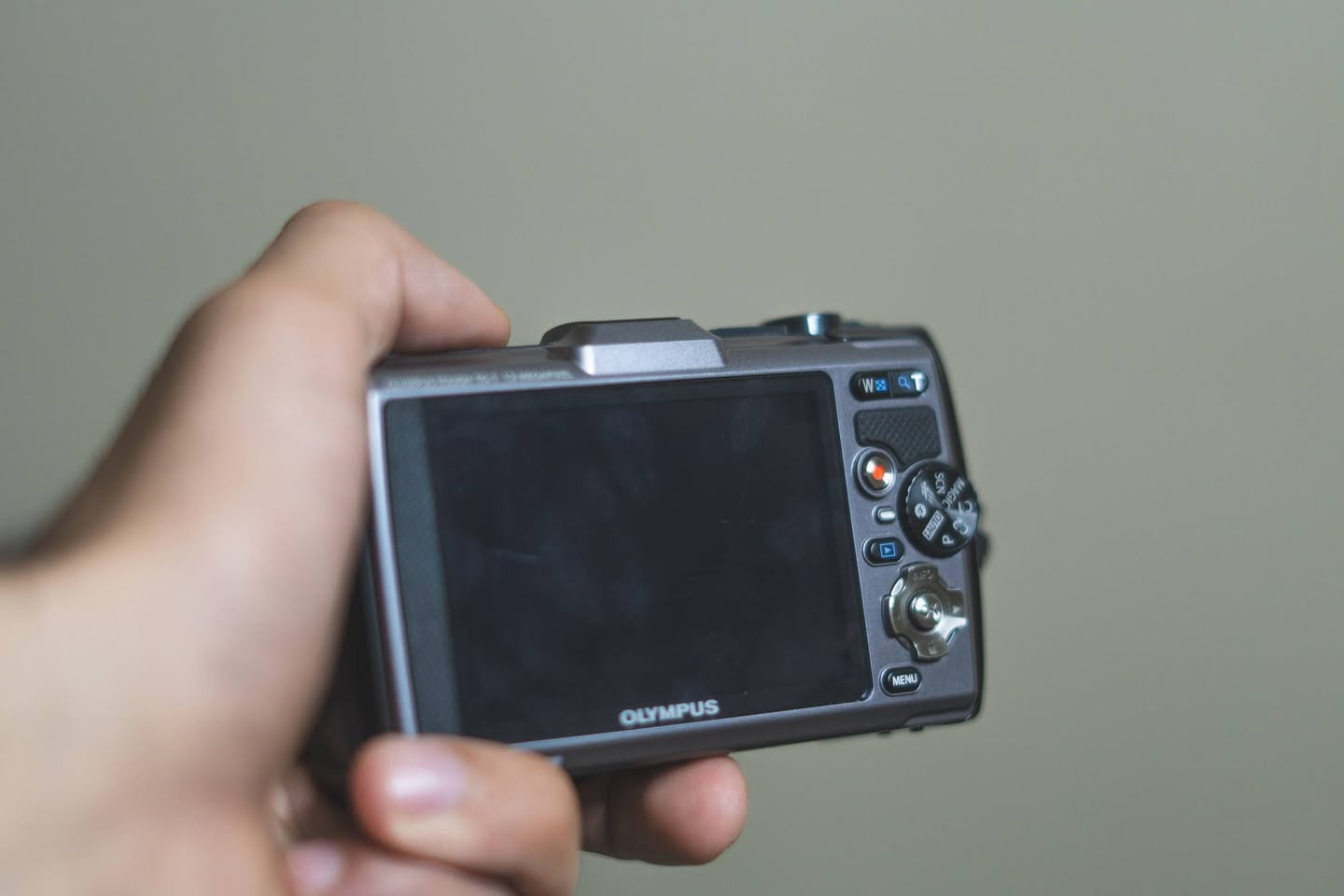 كامرة برمائية Olympus TG-1
بالكارتونة نظافة 95% وياها شاحنو وبطارية جدد
مقاومة للماء حتى عمق يصل إلى 12 متر
مقاومة للصدمات والسقوط
مقاومة للغبار والتجمّد
عدسة عالية الجودة بفتحة واسعة (f/2.0) لأداء ممتاز في الإضاءة الضعيفة
تصوير فيديو عالي الدقة Full HD
حجم صغير وسهل الحمل 
بيها هواي اوضاع وفلاتر 
125 الف وبيها مجال بسيط💲💲


**إذا كنت صاحب هذا الإعلان وتريد حذفه لأي سبب، رجاءا أرسل رسالة إلى الدعم الفني**