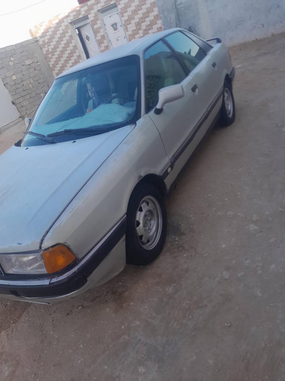 سلام عليكم. للبيع اودي مديل 91.  رقم بابل. مشروع وطني. مكان سماوه. لخضر.  سعر 22 وبيها مجال.   ***********
