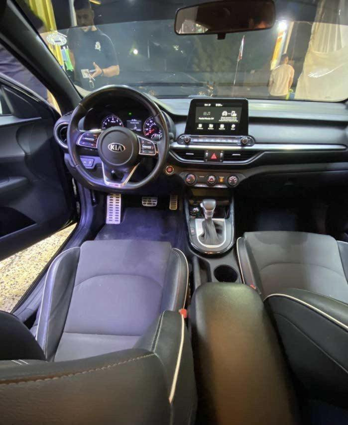 السلام عليكم بيع مستعجل
كيا فورتي جي تي لاين موديل 2021

السعر 120 $ ورقة

المواصفات بصمة تشغيل 

بصمة ابواب 

مكينة 2000 دوش 

ستيرن حرف D

ويل 17 بلادي 

كار بلي 

الحادث موضح بالصور داخل المنشور 

ماشية 75 الف ميل

رادار امامي وخلفي 

نقطة عمياء 

رقم اربيل موجود تحويل او وكالة 

العنوان بغداد صليخ 

رقم الهاتف ***********
