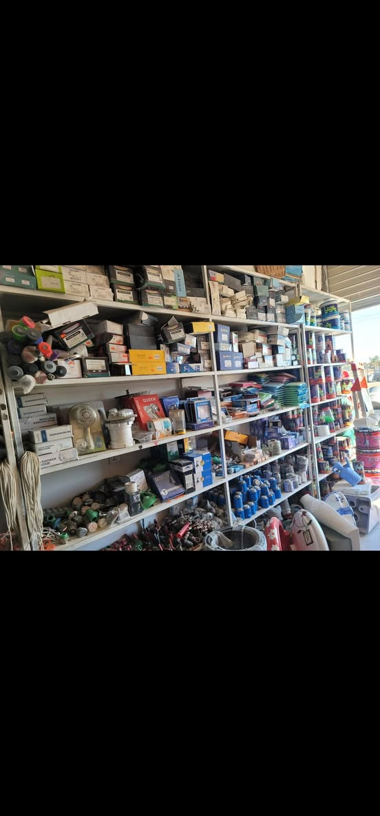 يوجد لدينا رفوف تفصال حديد وقفص بواري العنوان بغداد***********
