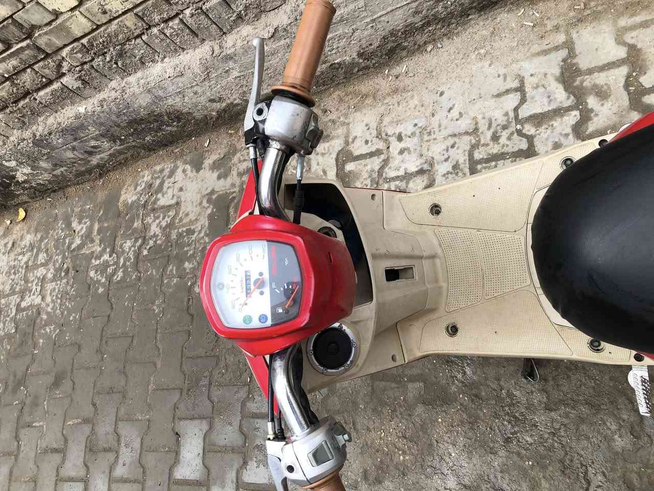 بوليس كابريتى بيهى ونه بالاكسل فقط
مكينه مكفوله لا نضوح ولا صوت ولا دخان ناعمه مبدله لاستيك ولف فقط 
كفرات بلاديه نضافتهن ٩٠ بل 💯 ختم واحد 
كهربائيات كله شغاله منطول لطول 
دبلات تايرات لوك طسه ناعمه كلش 
سعر 500 الف بيهى مجال قليل استفسار اكثر اتصال ☎️ *********** بغداد الكريعات
