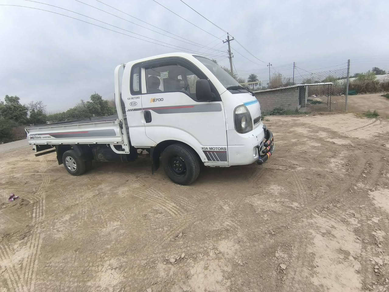 كيا موديل ١٥ رقم واسط مكفوله كفاله عامه عده لدوسات معمرات مكان السياره واسط الصويره 
سياره جاهزه تخم تاير تبريد شغال محرك مكفول 
مكلف بنشر صاحب السياره
 ***********
السعر ١٠٧ وبيه مجال
